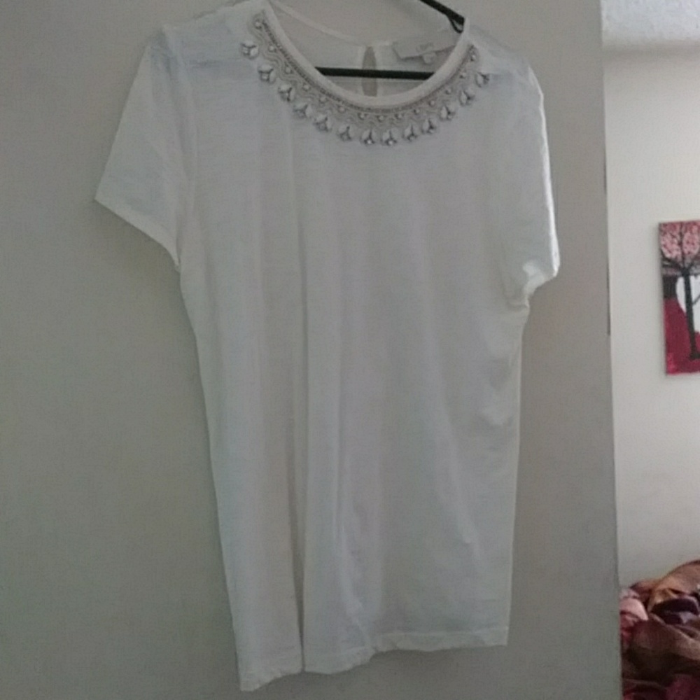 White short sleeve shirt